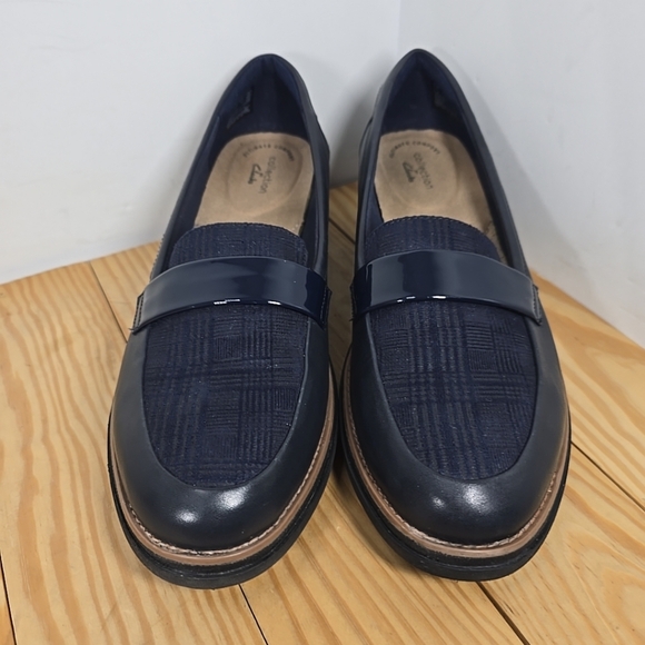 Clarks Collection Womens Navy Blue Slip On Loafers Size 11 - Picture 2 of 6